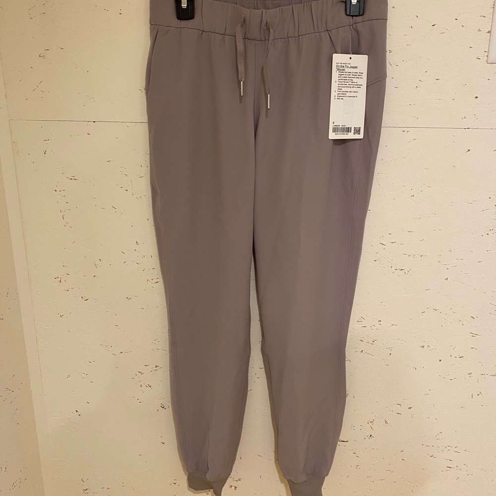 Brand new with tags - Lulu On The Fly Joggers